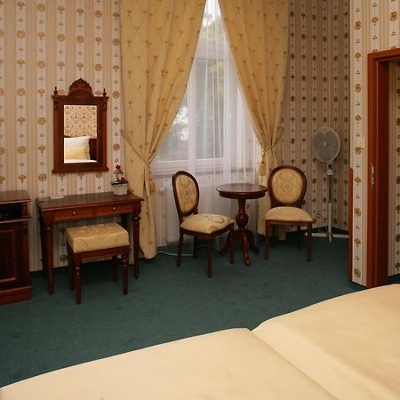 Hotel Mertin ホムトフ エクステリア 写真