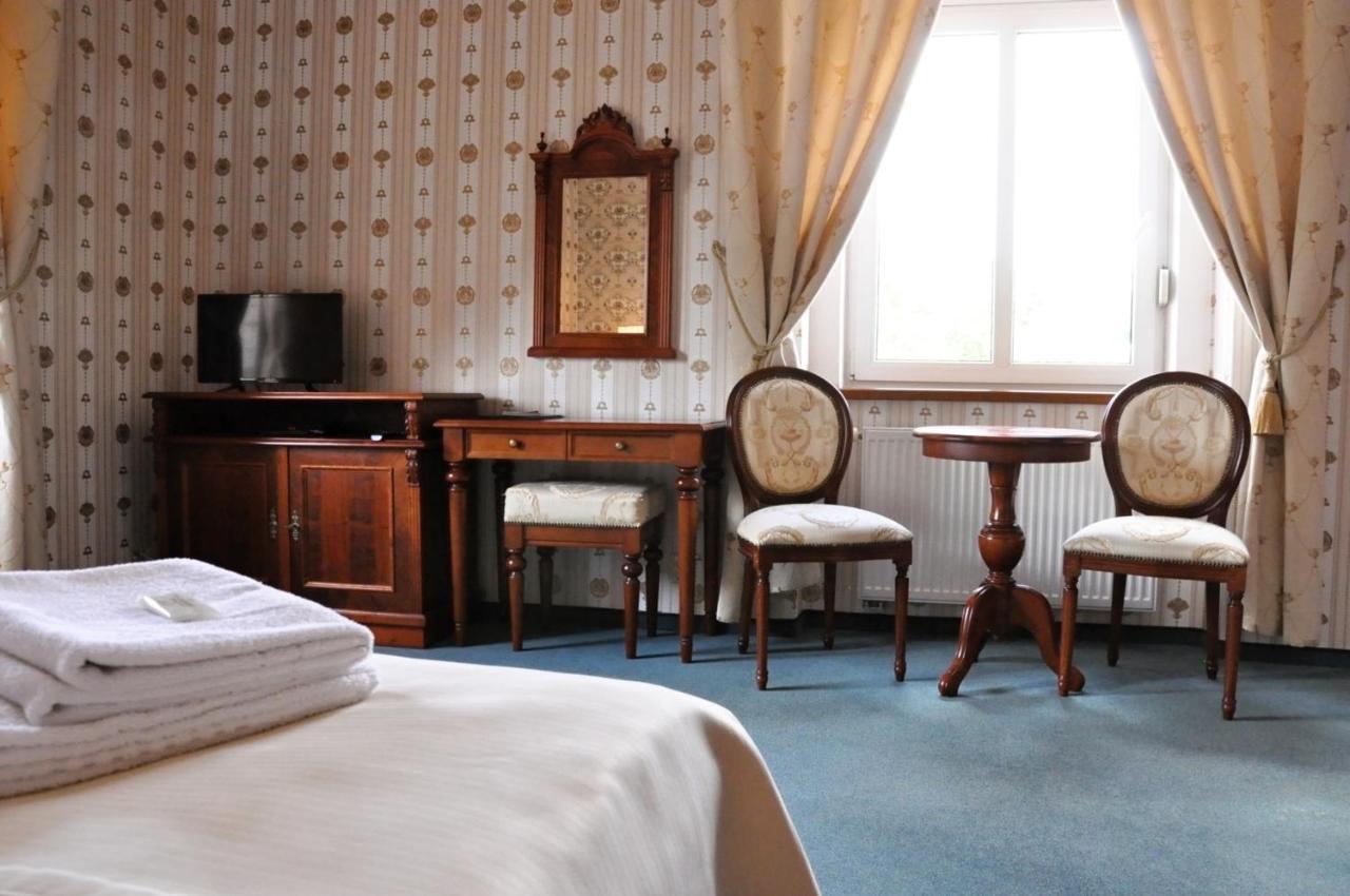 Hotel Mertin ホムトフ エクステリア 写真
