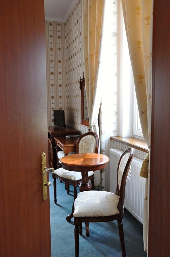 Hotel Mertin ホムトフ エクステリア 写真