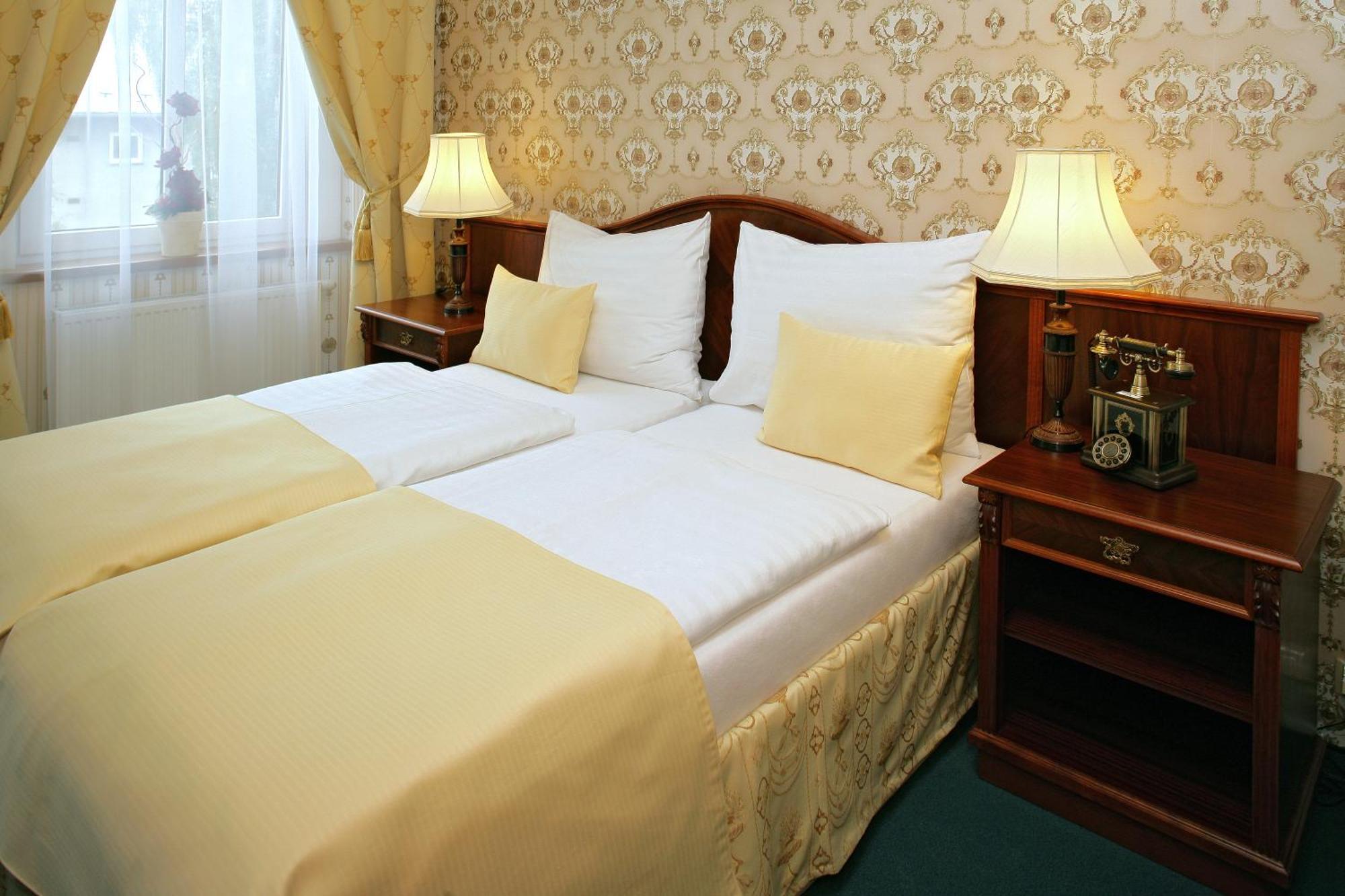 Hotel Mertin ホムトフ エクステリア 写真