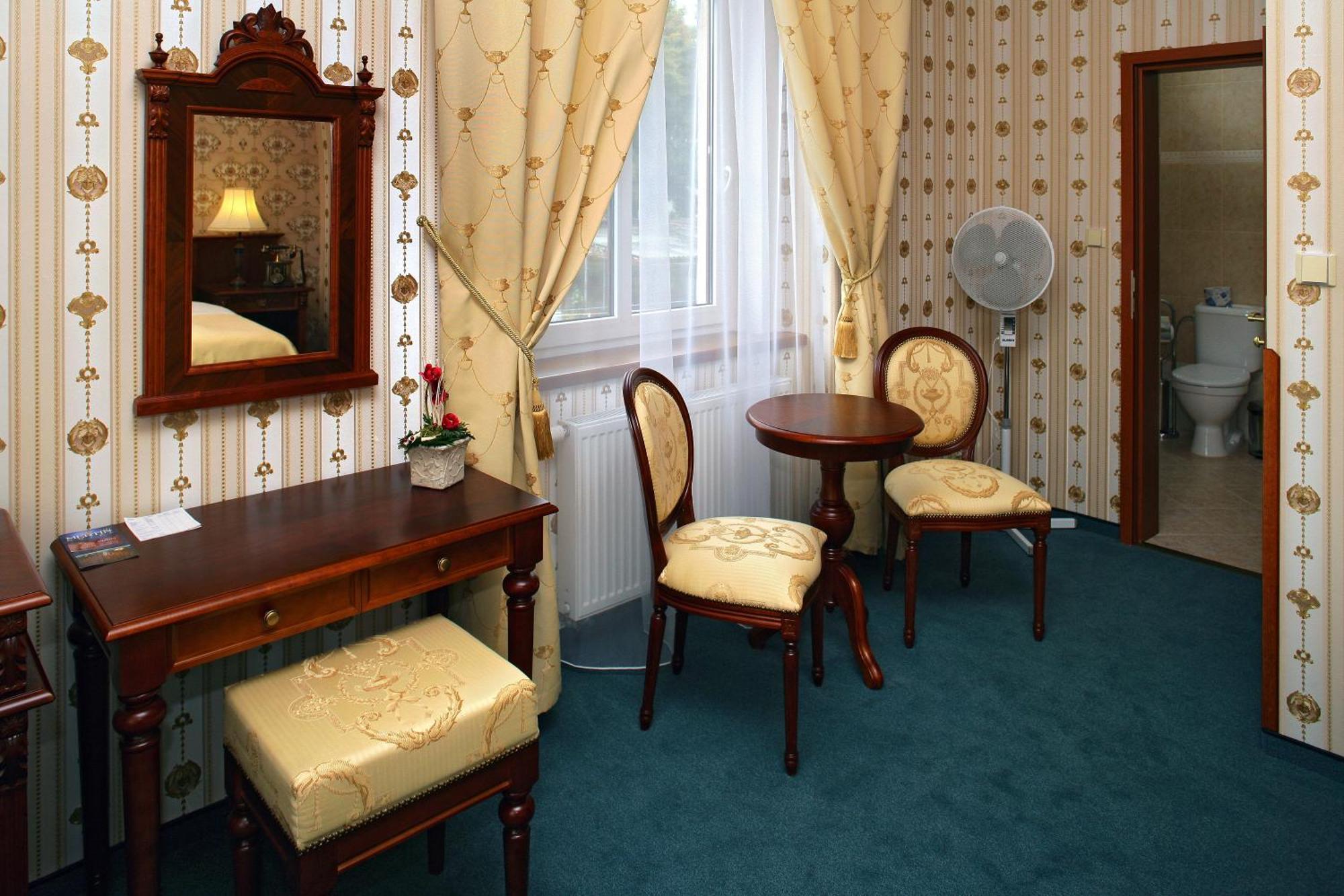 Hotel Mertin ホムトフ エクステリア 写真